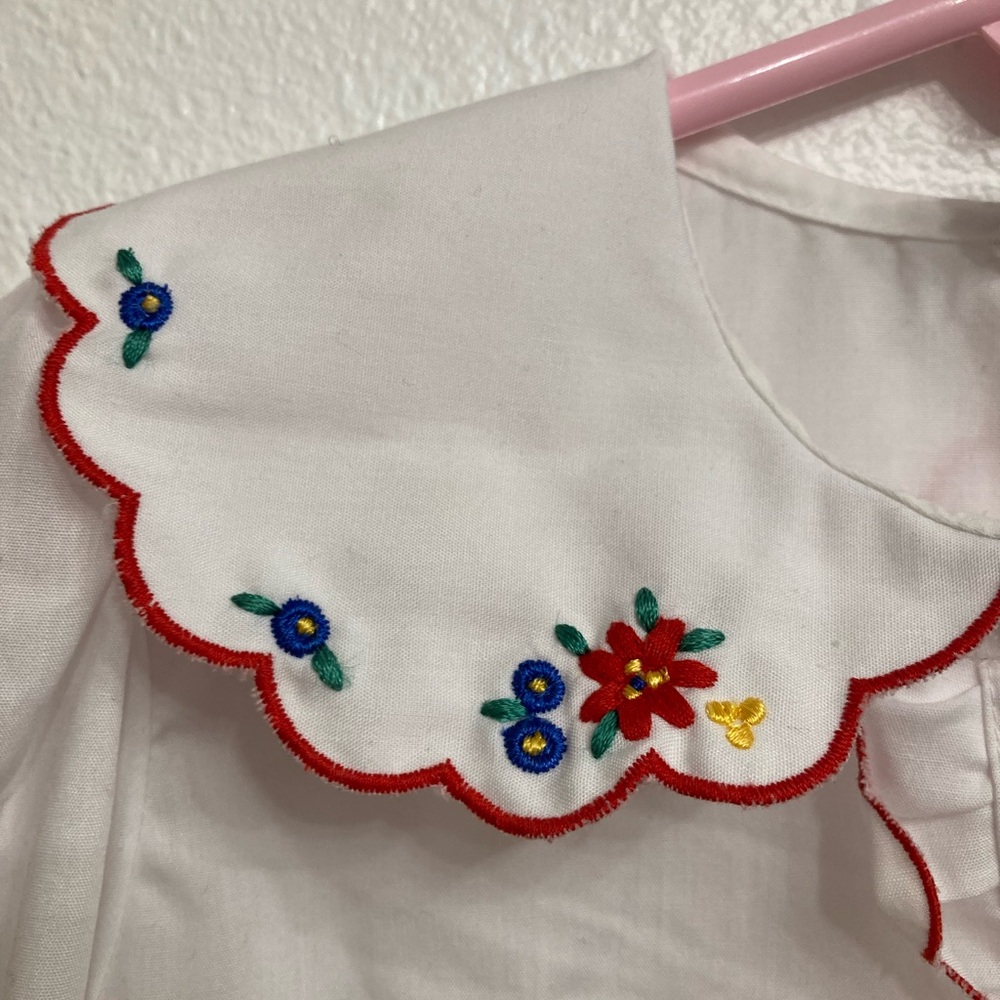 💙 Hartstrings Girl’s Floral Embroidered Collar White Button Up Shirt, Size 4 - Picture 5 of 10